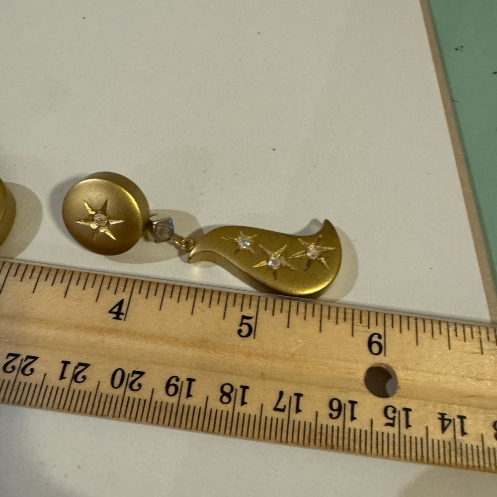 Vintage gold tone post earrings with Aurora Borealis style crystals - Picture 7 of 9
